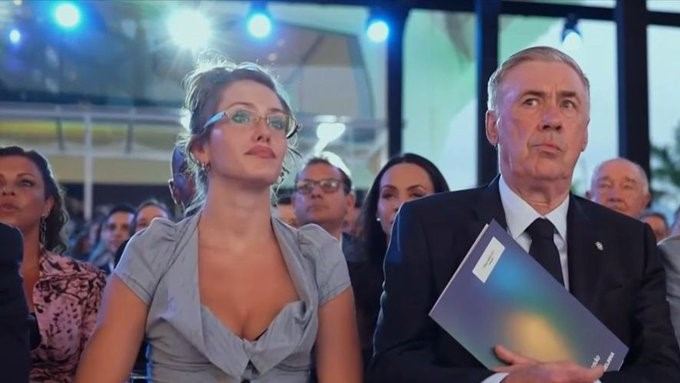 Ποια ήταν η μυστηριώδης γυναίκα δίπλα στον Αντσελότι; (photo)