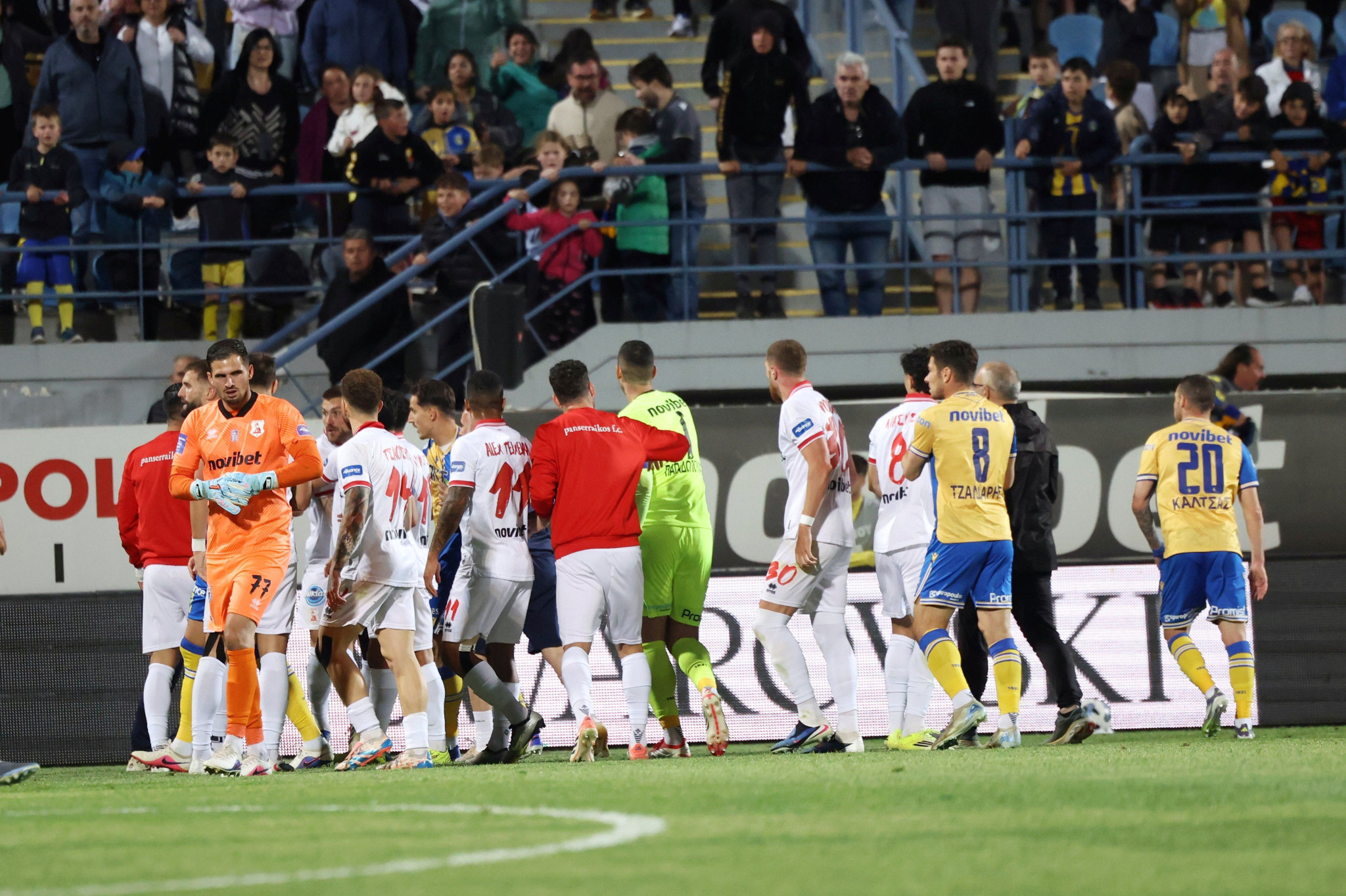 Τέλος τα playouts της Stoiximan Super League για τους Μουνιόθ, Κάλινιν