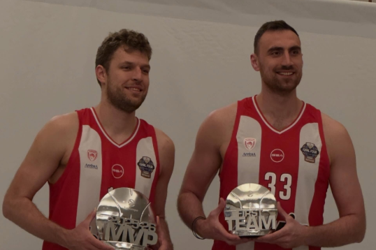 Η φωτογράφιση του MVP Βεζένκοφ και η selfie των Παπανικολάου-Μιλουτίνοφ