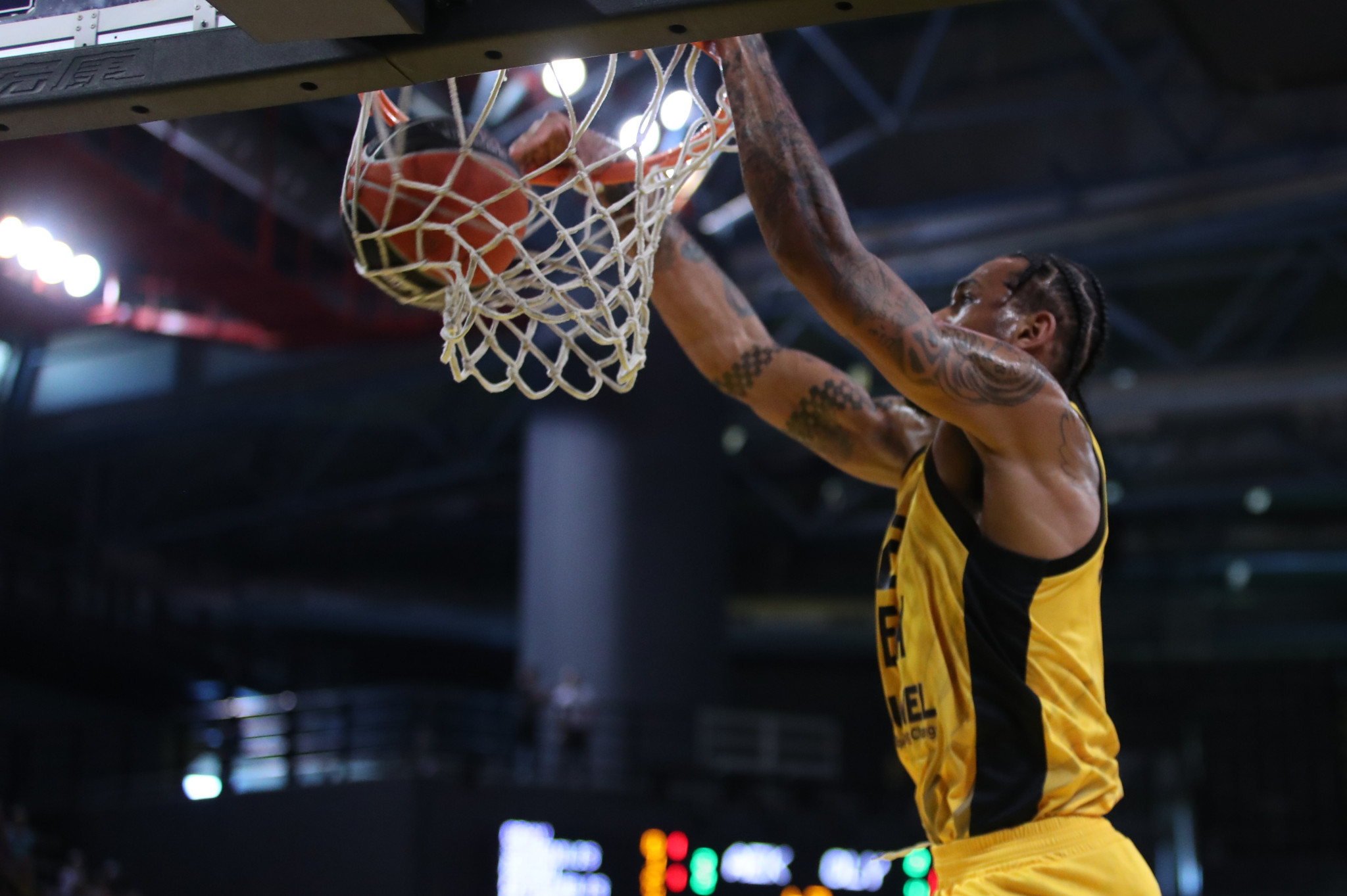 «Dunk-party» από τον Μπράουν κόντρα στον Ολυμπιακό (video)