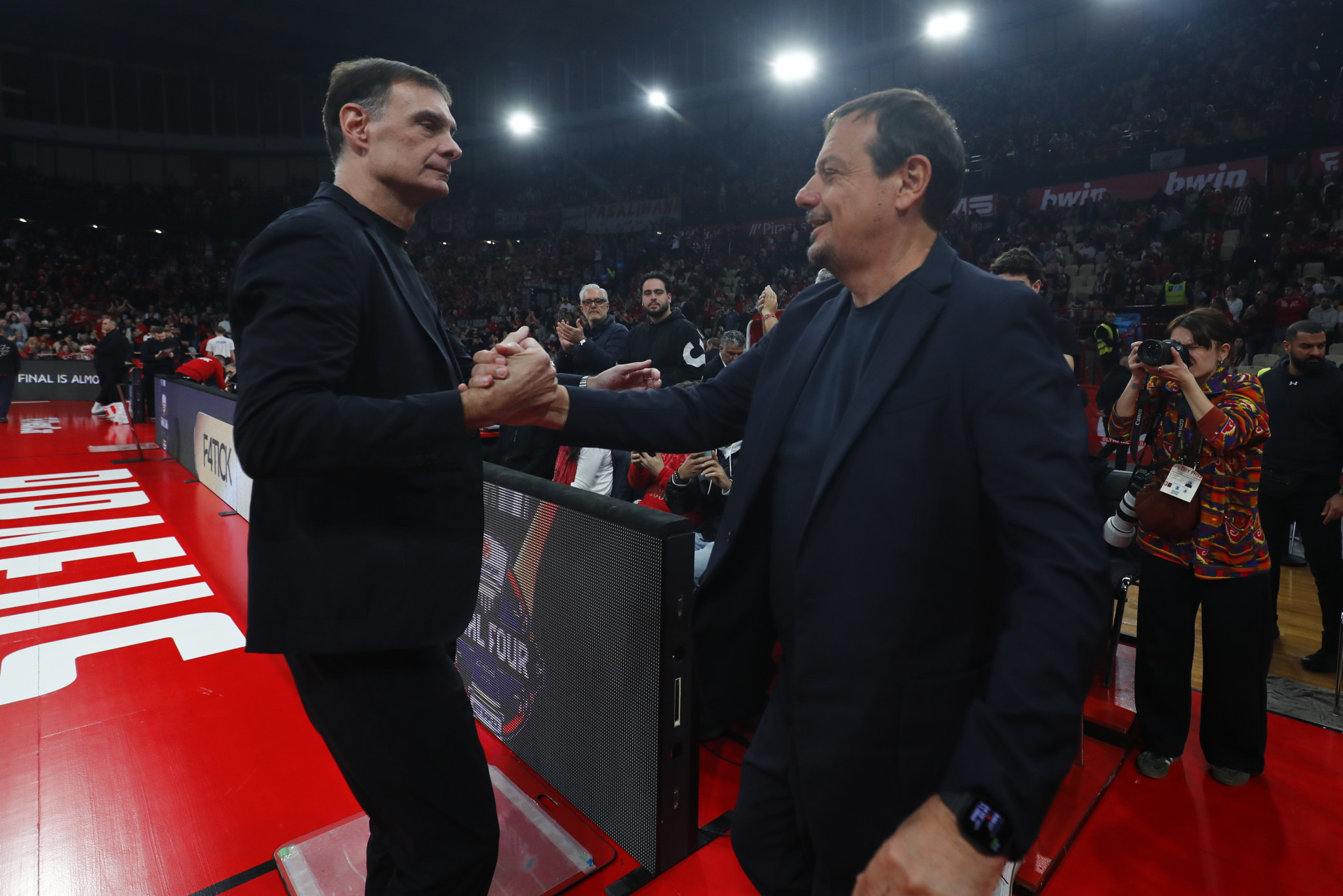 Μέχρι πότε μπορούν Ολυμπιακός και Παναθηναϊκός να δηλώσουν ξένους στους τελικούς της Stoiximan GBL