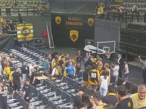 Η ΑΕΚ πανηγύρισε με τον κόσμο της την πρόκριση στα ημιτελικά της Stoiximan GBL (video)