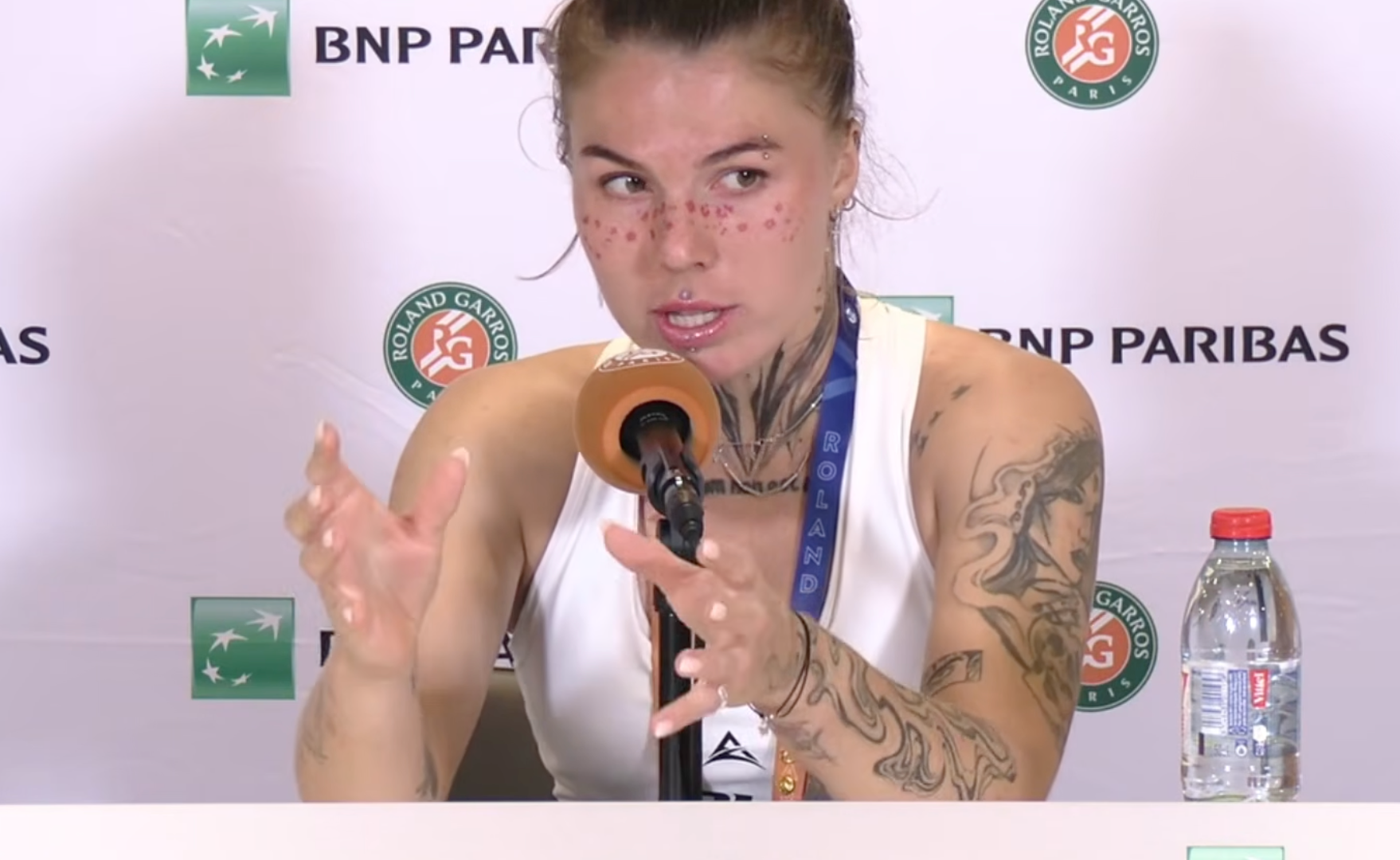 Ξέσπασε στο Roland Garros Ουκρανή τενίστρια: «Είναι σαν να βγαίνει κάποιος στο κορτ με σβάστικα»