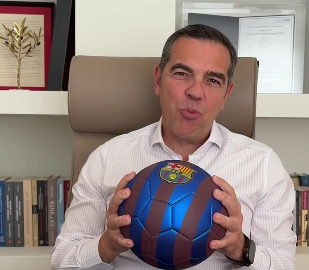Νέο... χτύπημα Τσίπρα με Μπαρτσελόνα (video)