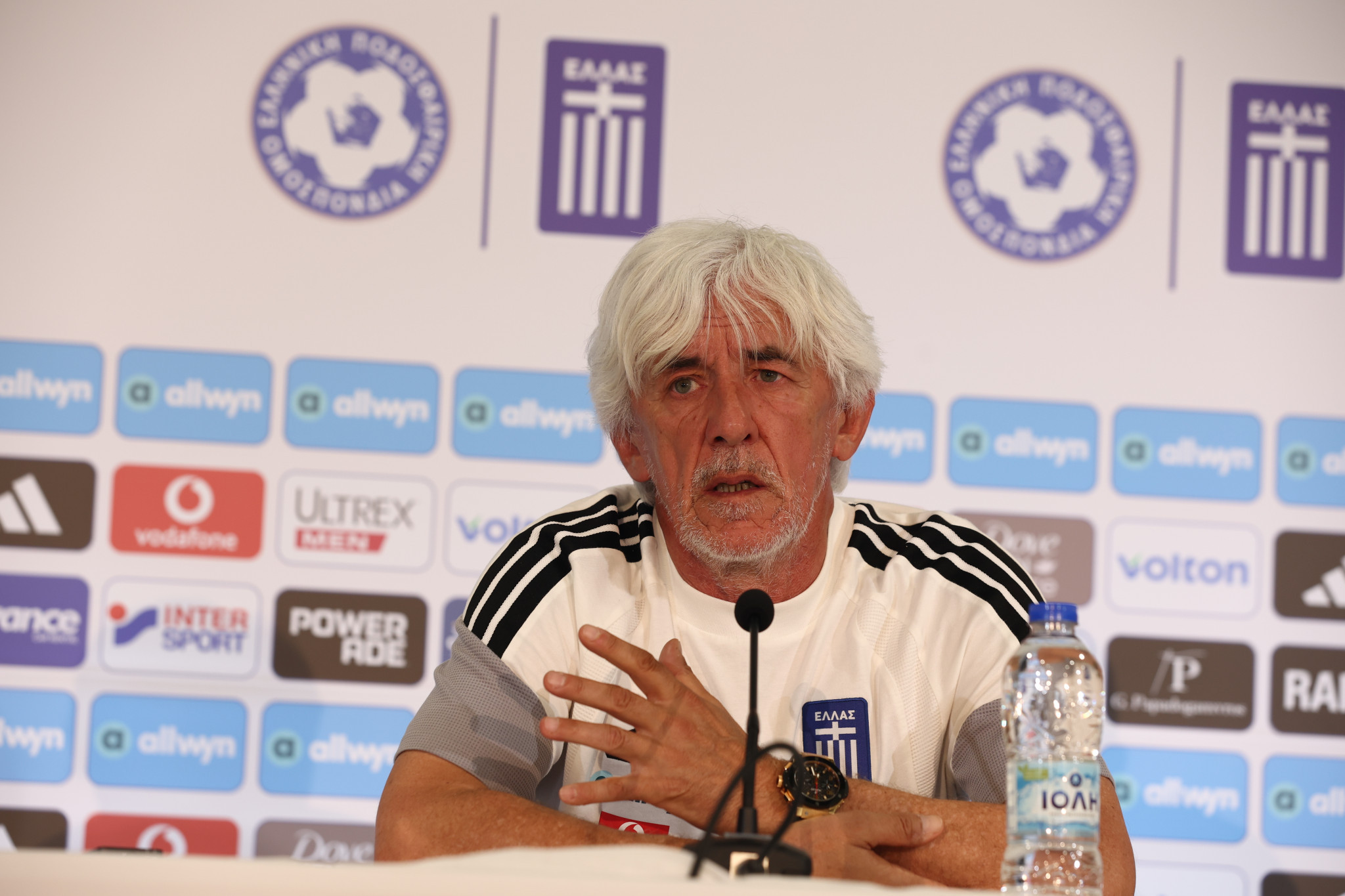 Γιοβάνοβιτς: «Όσα περάσαμε, έκαναν την ομάδα πιο σκληρή και ανθεκτική» (video)