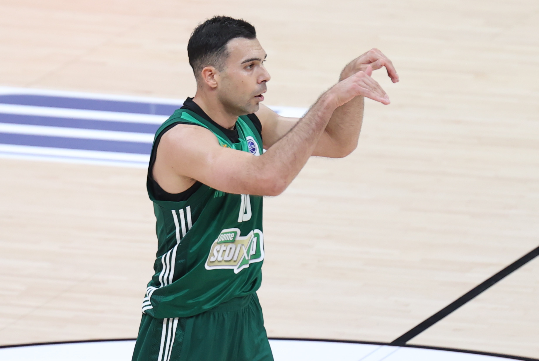 Η κίνηση του Σλούκα πως έκανε flopping ο Βεζένκοφ (video)