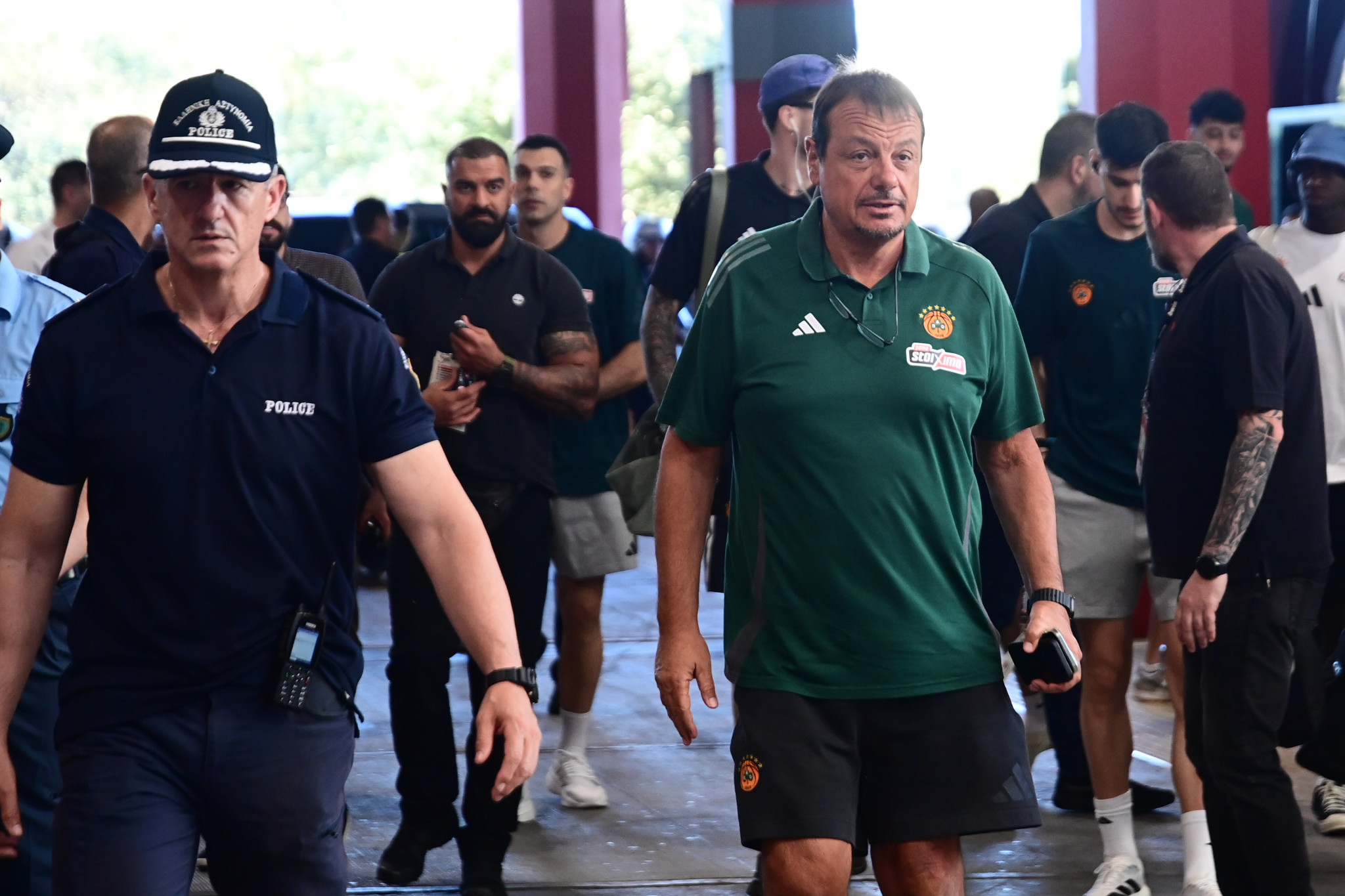H άφιξη του Παναθηναϊκού στο ΣΕΦ για τον πρώτο τελικό κόντρα στον Ολυμπιακό (video)