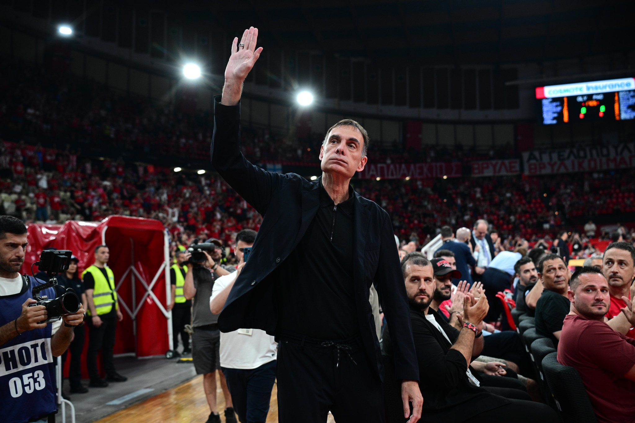Το video του Athletiko με την απόλυτη αποθέωση κατά την είσοδο του Μπαρτζώκα στο ΣΕΦ για τον τρίτο τελικό