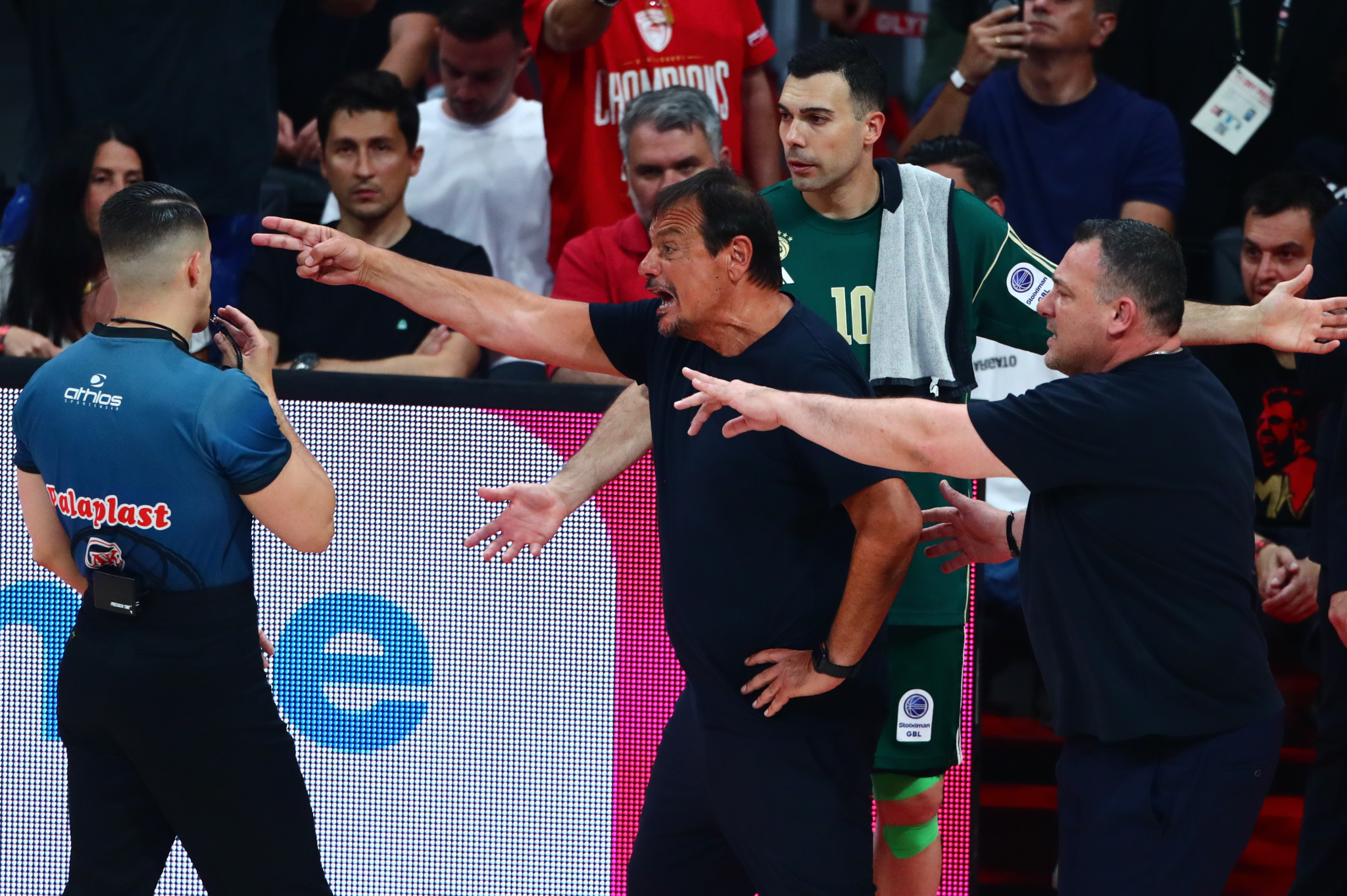 Τα παράπονα του Παναθηναϊκού στο Game 3 και η ανάλυση στο Athletiko by Night (video)