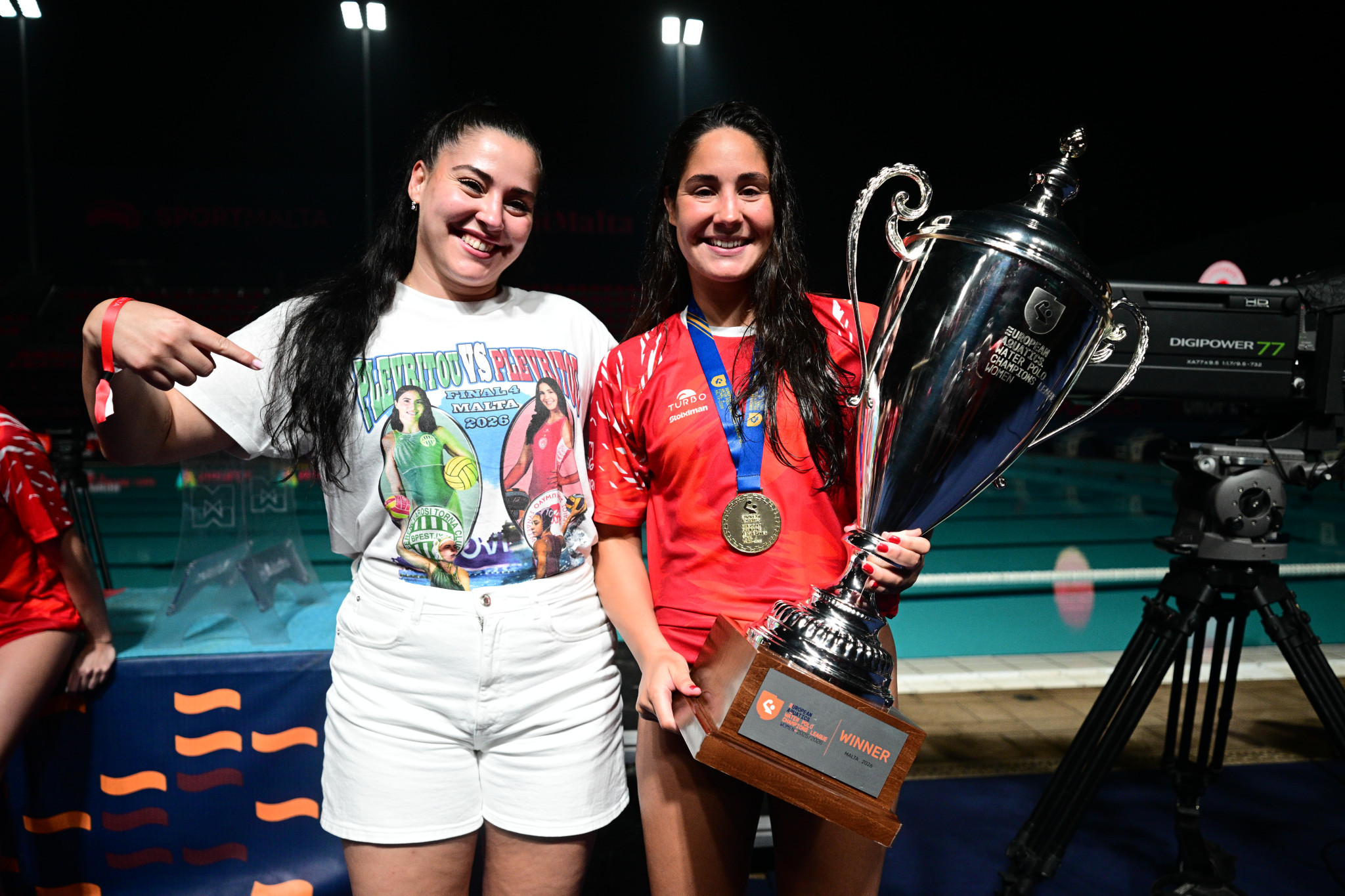 Μαργαρίτα Πλευρίτου στο Athletiko: «Μισή χαρά, μισή λύπη για τις αδερφές μου, περήφανη για τον Ολυμπιακό»