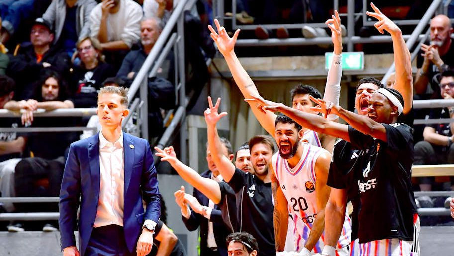 H Παρί κινδυνεύει να χάσει τον προπονητή της - «Σειρήνες» απ' το ΝΒΑ για τον 28χρονο recordman της EuroLeague