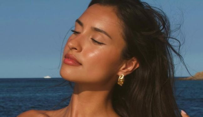 Πολλοί είπαν ότι «έσβησε» και την Καρντάσιαν - Η σύζυγος του Λεκλέρ σε εντυπωσιακή εμφάνιση στο Μονακό (video)