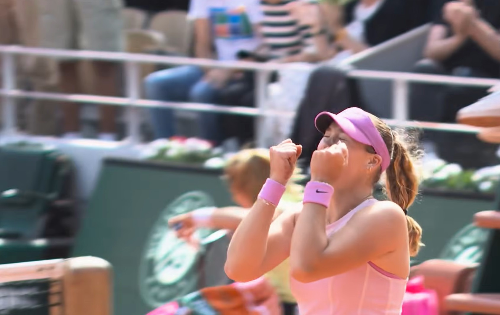 Απίθανη Αντρέεβα: Σήκωσε το Roland Garros στον πρώτο της τελικό Grand Slam