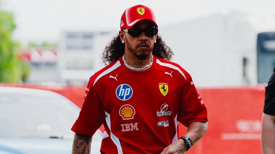 Το νέο look του Λιούις Χάμιλτον για το grand prix στη Βαρκελώνη που δεν έκανε και τόσο... πάταγο (video)