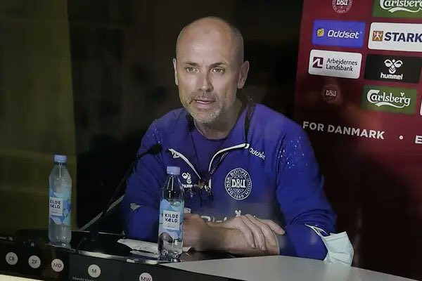 Η εξήγηση του γιατρού της Εθνικής Δανίας για τον λόγο που ο Έρικσεν έπιασε το στήθος του πριν πέσει στο έδαφος