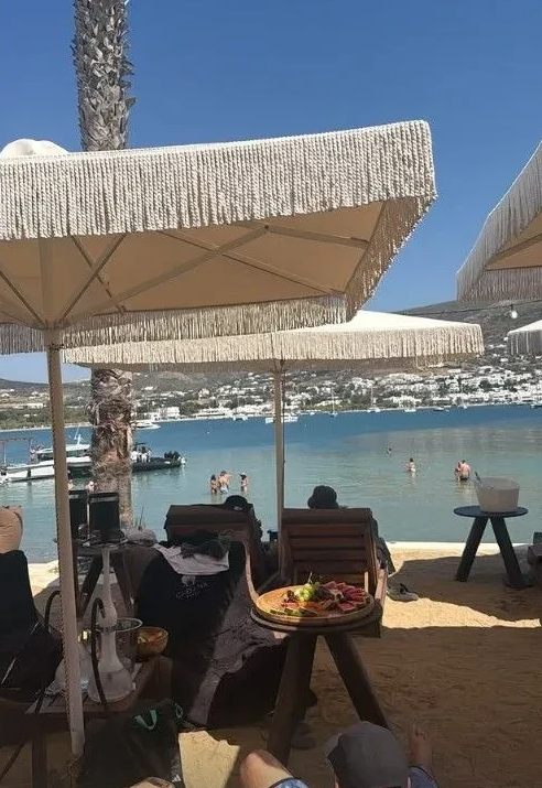 Ο Καρέτσας κάνει διακοπές στην Πάρο