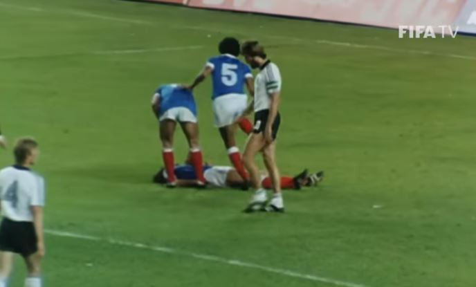 «Νόμιζα ότι ήταν νεκρός» - Η «Νύχτα της Σεβίλλης» έμεινε στην ιστορία των Μουντιάλ (video)