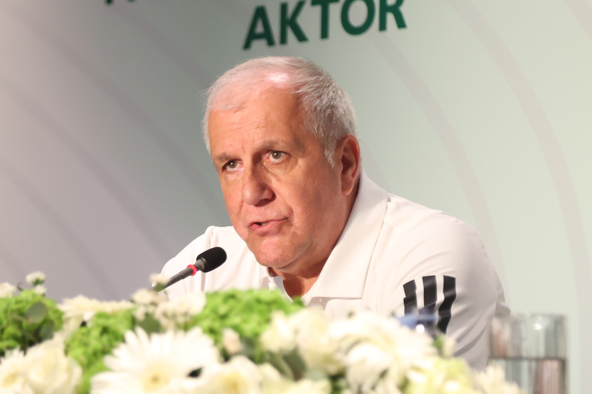 Με δάκρυα στα μάτια η πρώτη δήλωση του Ομπράντοβιτς: «Σας ευχαριστώ για την υποδοχή...» (video)