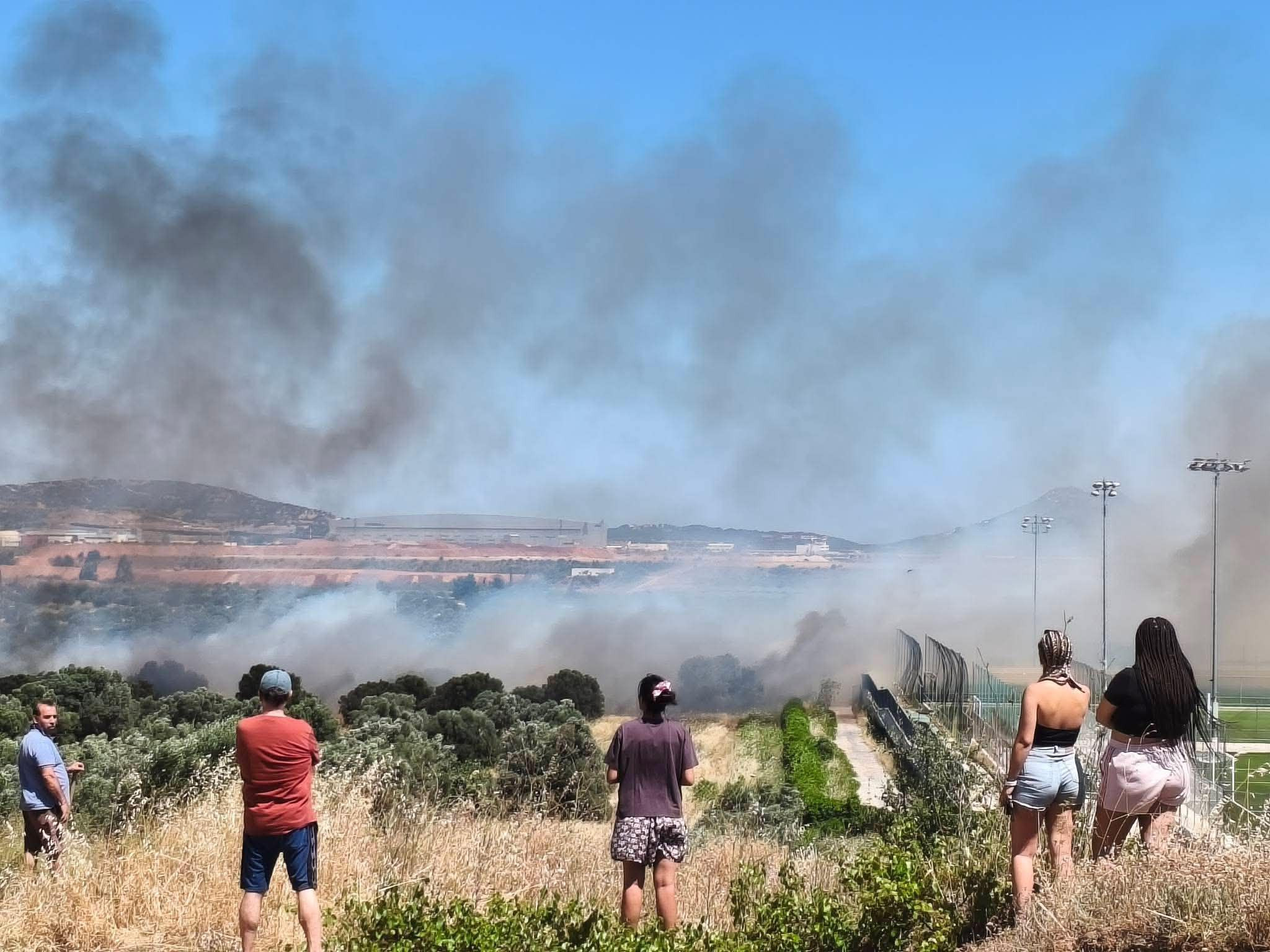 Φωτιά στα Σπάτα, κοντά στο προπονητικό κέντρο της ΑΕΚ! (photos)