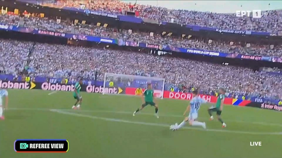 Βγαλμένο... από PlayStation: Το τρομερό γκολ του Μέσι μέσα από την κάμερα του διαιτητή (video)