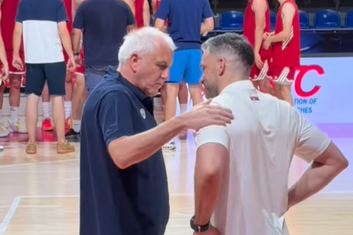 Αποθέωση για Ομπράντοβιτς στο Βελιγράδι - Η πλάκα για τα χρώματα του Ολυμπιακού