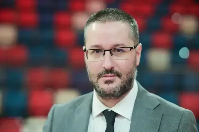 Ο Γιώργος Χήνας στο Athletiko: «Ολυμπιακός και Παναθηναϊκός είναι υπέρ της πολυετούς παρουσίας της Χάποελ στην Euroleague»