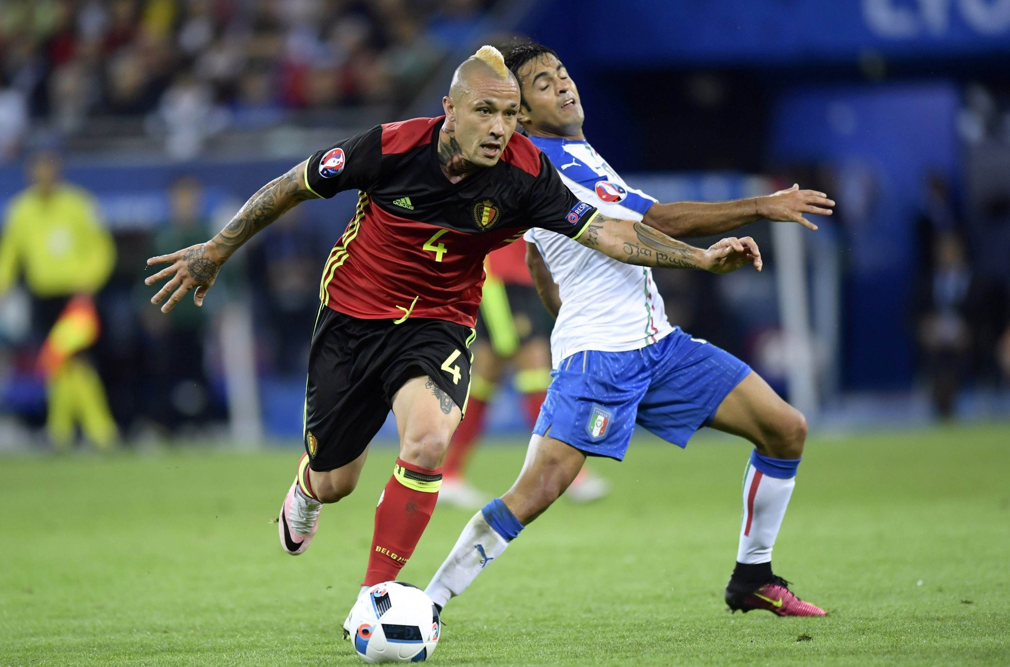 Σοκάρει ο Ναϊνγκολάν - «Ημασταν θαμμένοι στα χρέη, δούλευα παράνομα σε μπαρ»