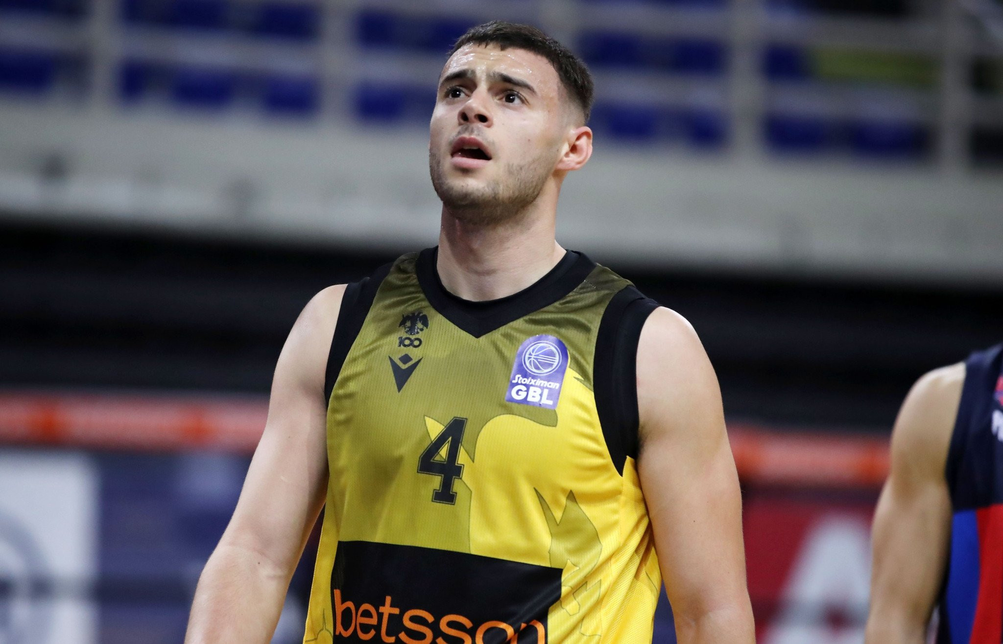 Απρόοπτο στην ΑΕΚ: Τράβηγμα ο Καράμπελας