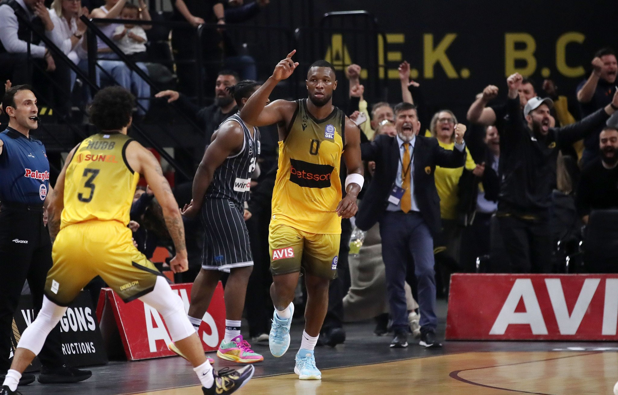 Η οδηγία του Σάκοτα στο τελευταίο play της ΑΕΚ: Η πρώτη επιλογή και ο Γκρέι