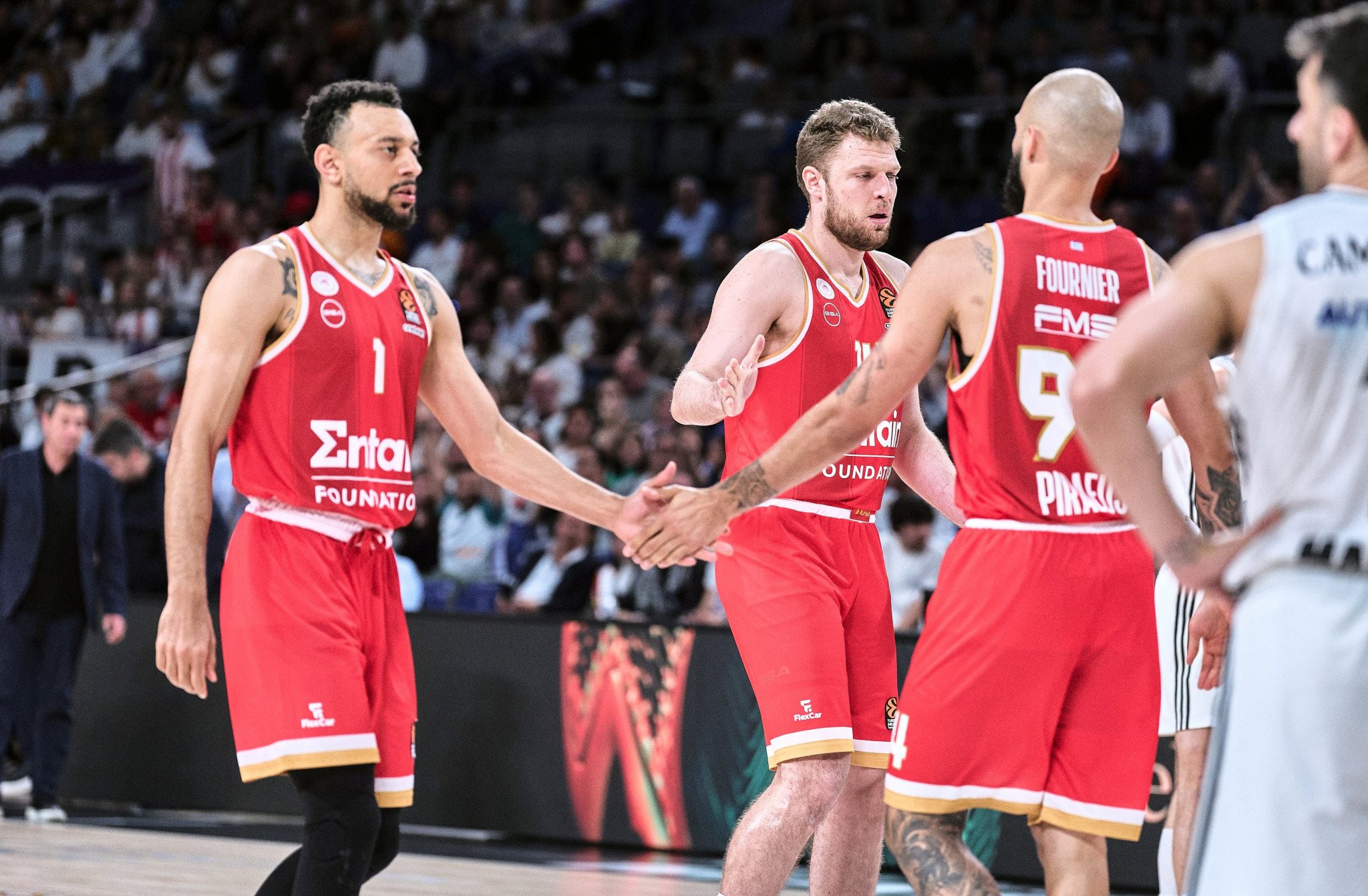 Πότε επιστρέφει η αποστολή του Ολυμπιακού στην Ελλάδα