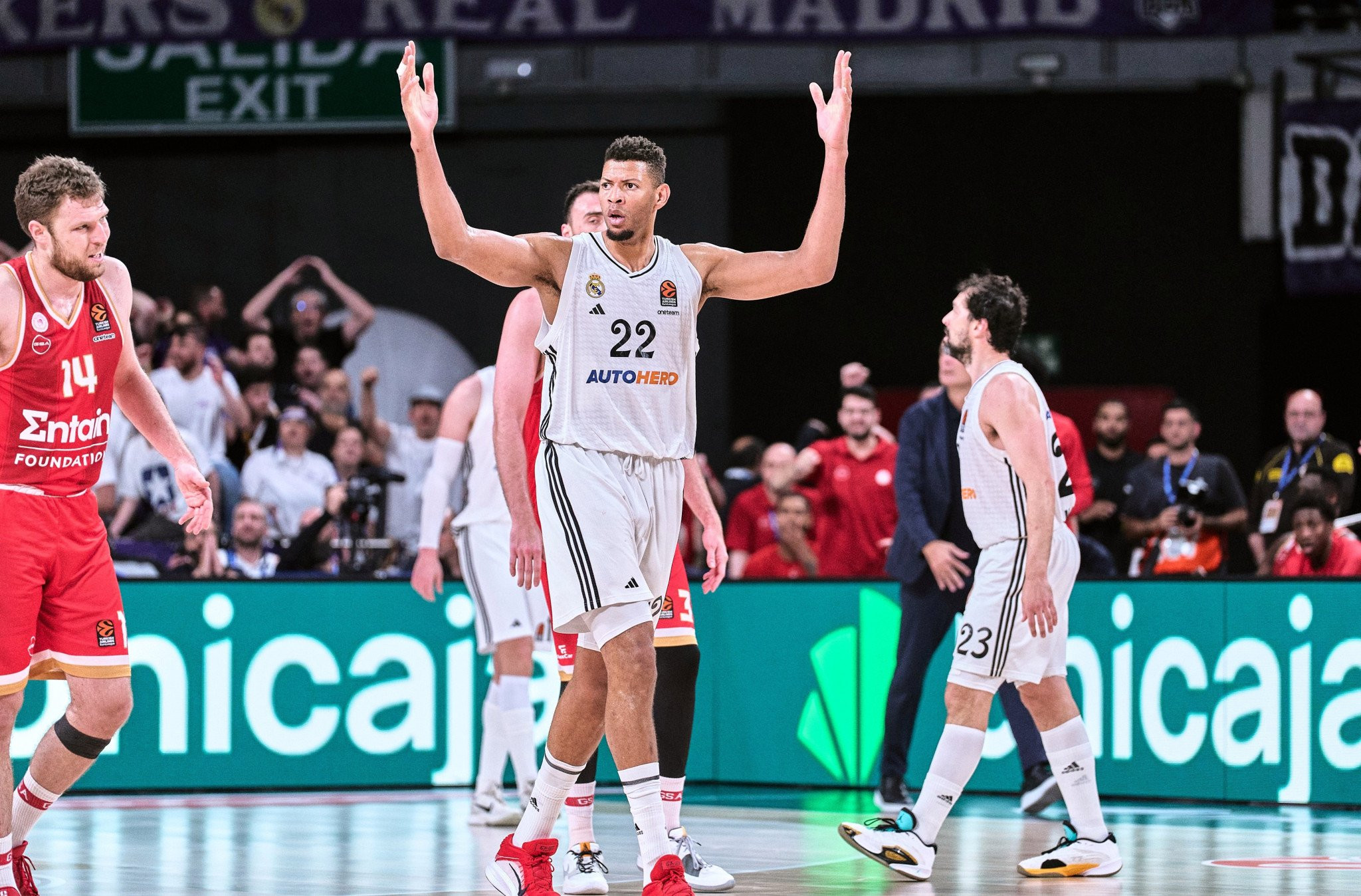 Full blind screen: Η απόφαση που συζητήθηκε στο Game 4 Ρεάλ Μαδρίτης - Ολυμπιακός (video)