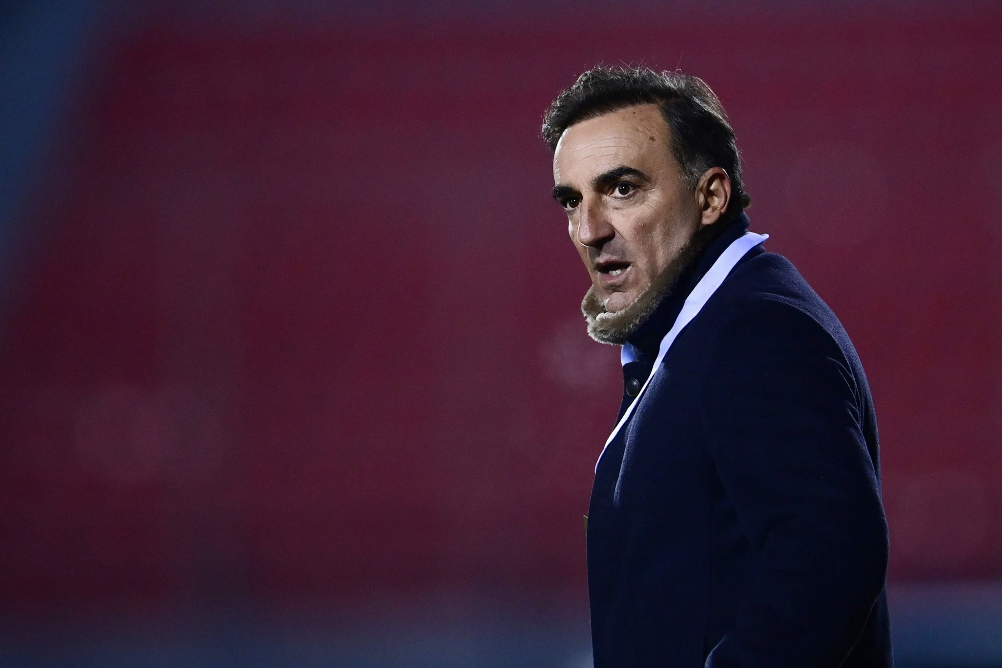 Στο νοσοκομείο ο Καρβαλιάλ  - Τι συνέβη με τον πρώην προπονητή του Ολυμπιακού (video)