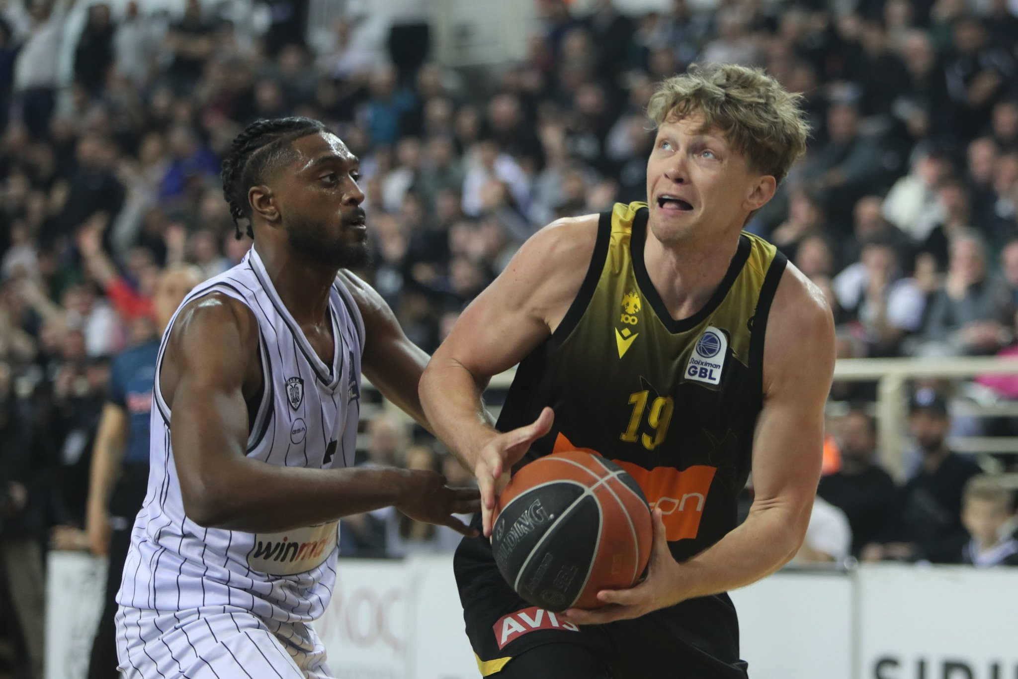 Που θα δείτε το Game 3 της ΑΕΚ κόντρα στον ΠΑΟΚ για τα προημιτελικά της Stoiximan GBL