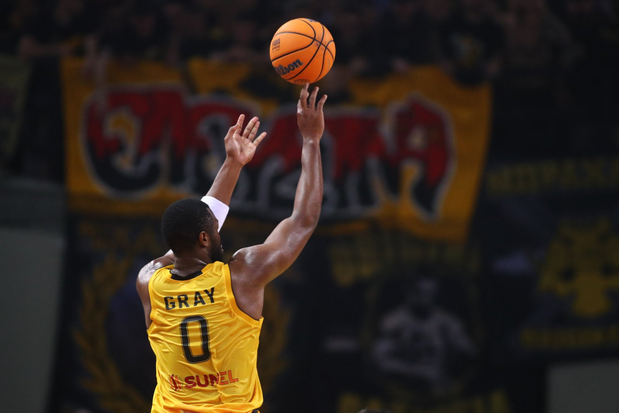 Τα απίθανα σουτ των Μπάρτλεϊ και Γκρέι που έστειλαν το ματς στην παράταση