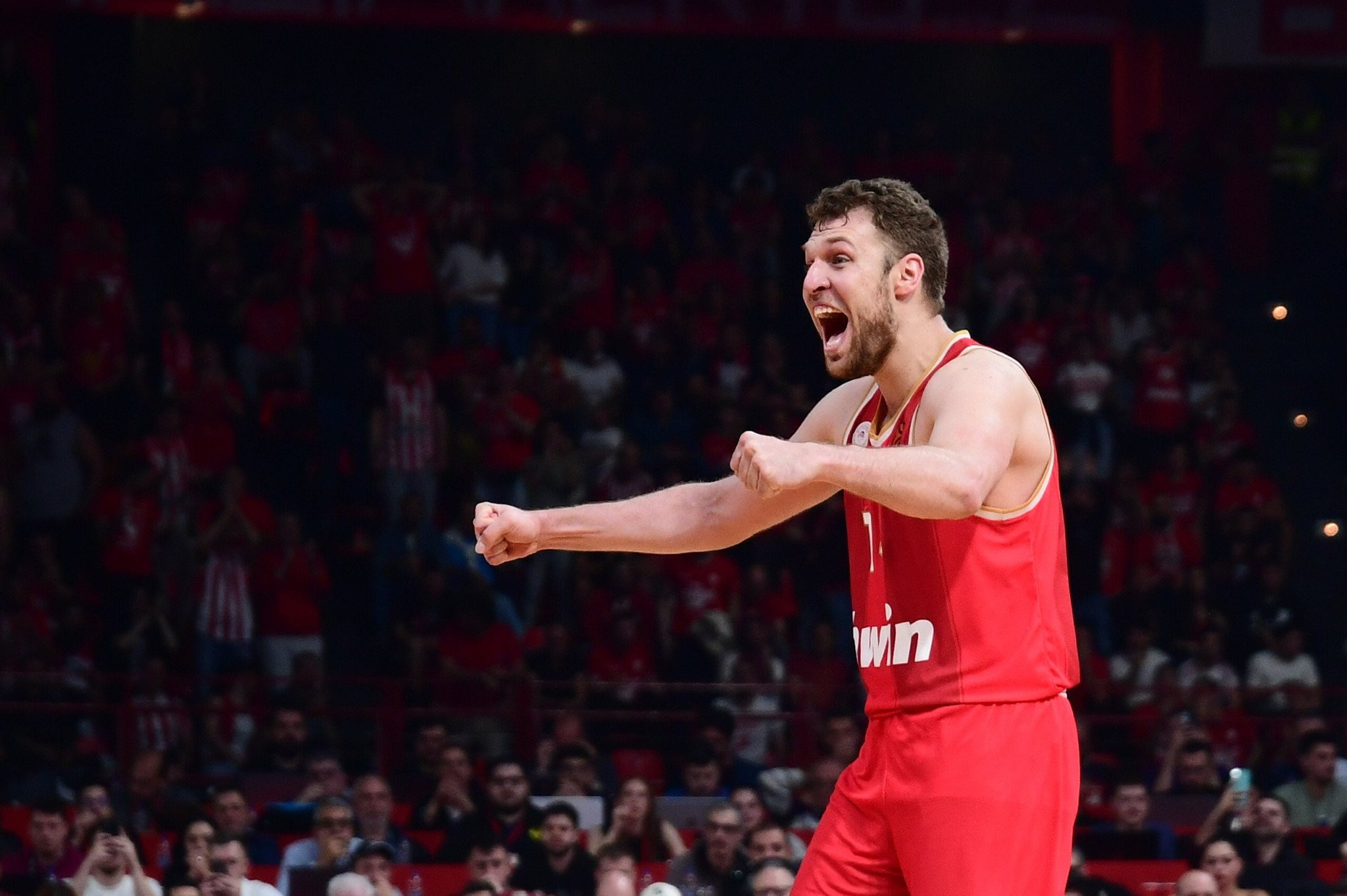 Σάσα Βεζένκοβ στο Athletiko: «Η πίεση πάει στη Ρεάλ, με την ίδια άμυνα να τελειώσουμε τη σειρά την Τρίτη στη Μαδρίτη»