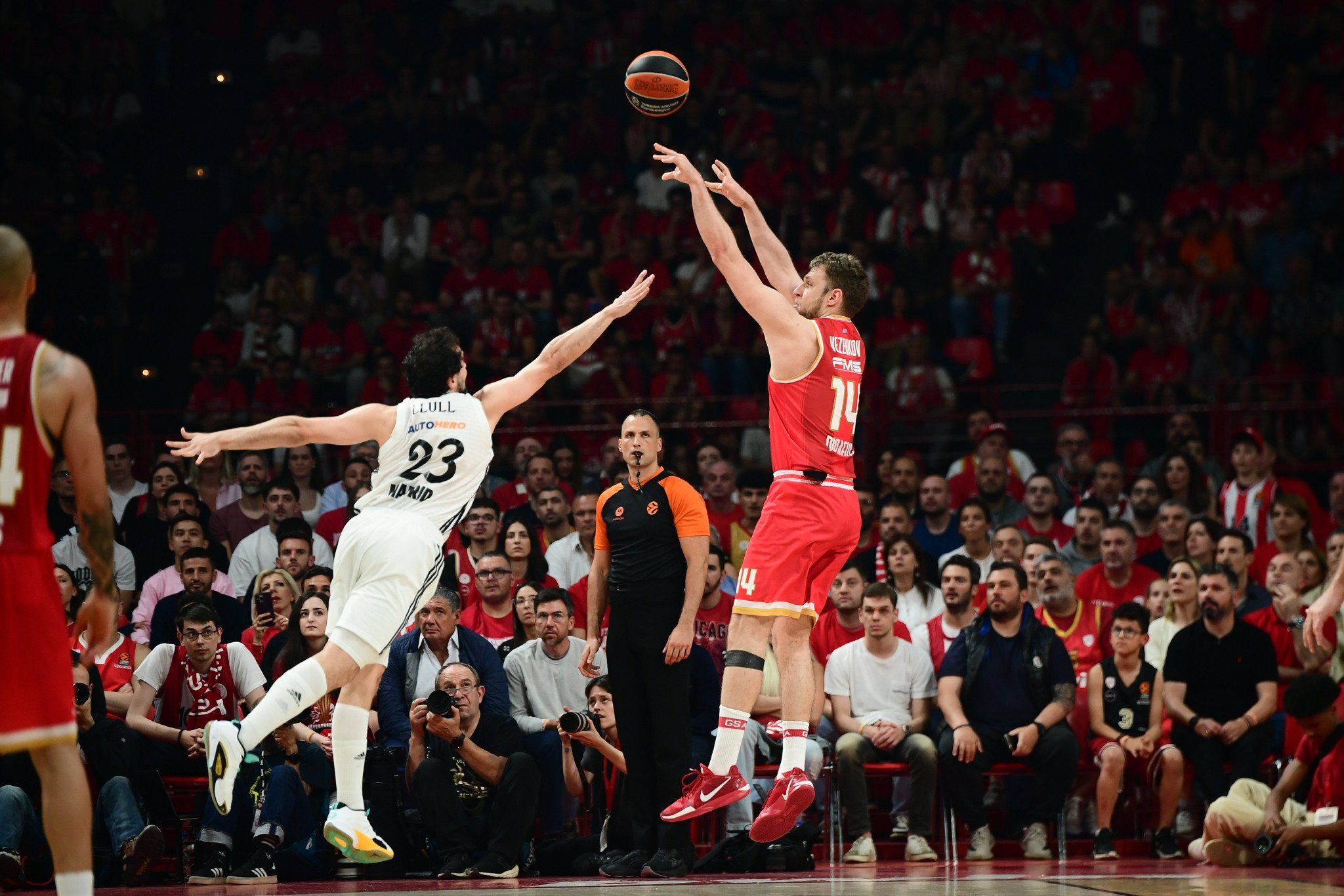 Ώρα πρόκρισης με ειδικό στα τρίποντα για τον Ολυμπιακό!