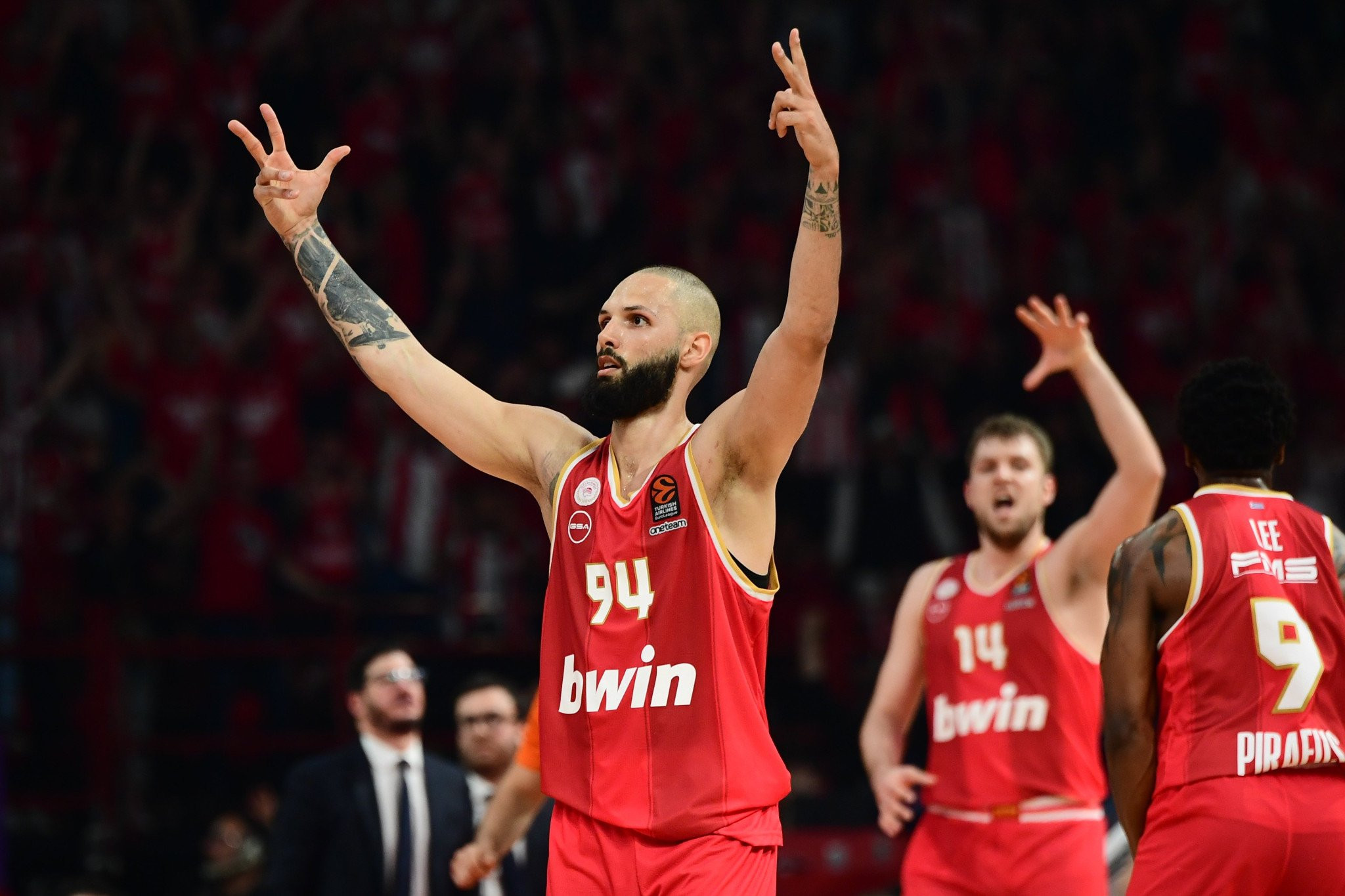 Ο Φουρνιέ «έστειλε» τον Ολυμπιακό στην Αραβία και αναδείχθηκε MVP των Game 4