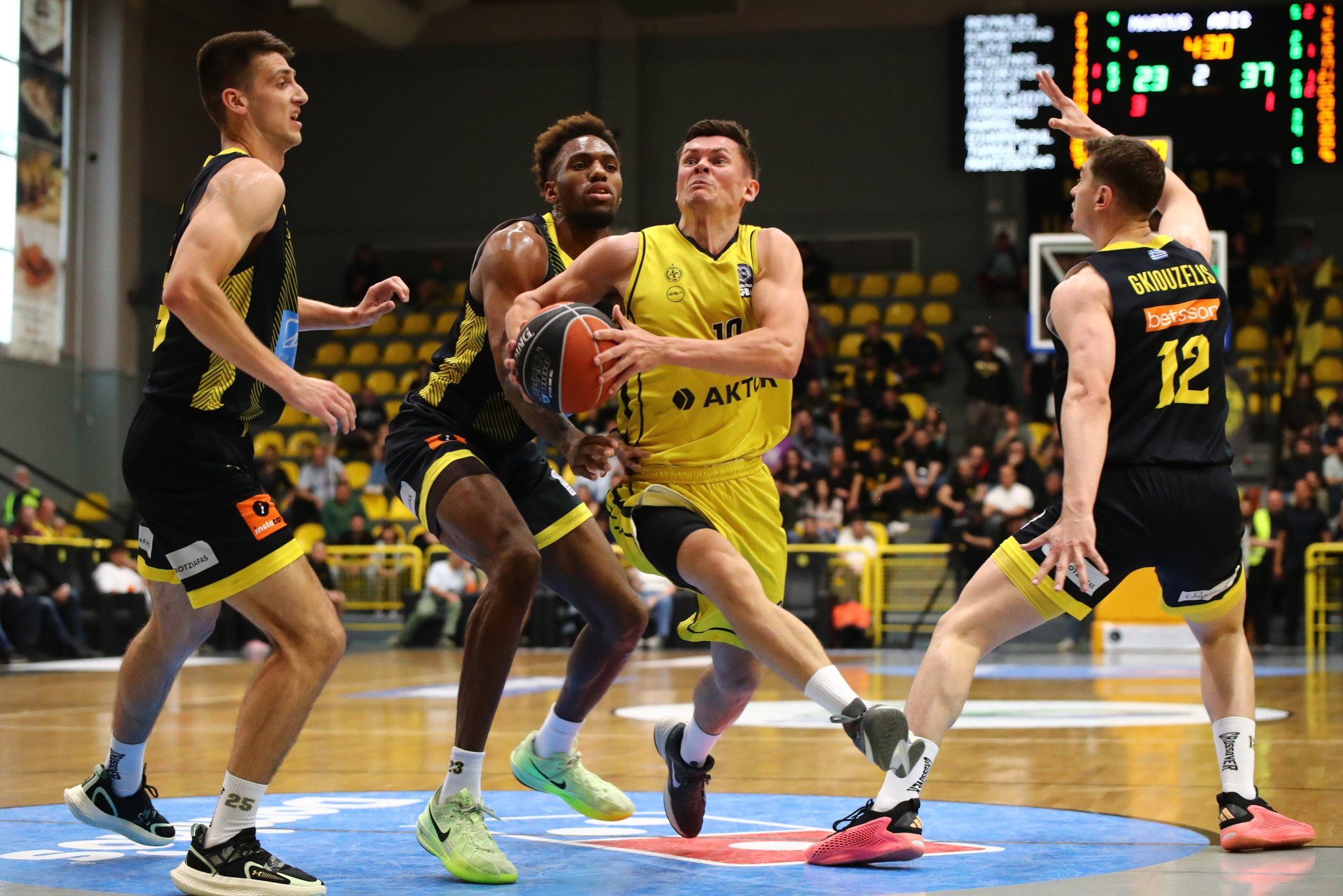 Ανατροπή και νίκη για το Μαρούσι, διασυρμός για τον Άρη