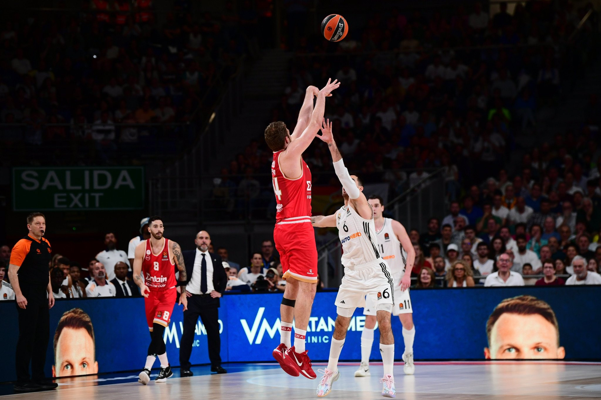 Το μεγάλο τρίποντο-μισή πρόκριση του Βεζένκοφ κόντρα στη Ρεάλ (video)