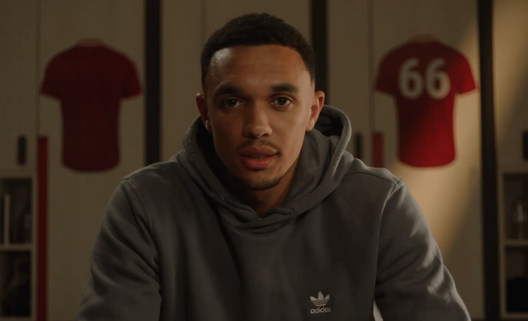 Το συγκινητικό «αντίο» του Άρνολντ στους οπαδούς της Λίβερπουλ - «Η αγάπη μου για την ομάδα δεν θα πεθάνει ποτέ» (video)