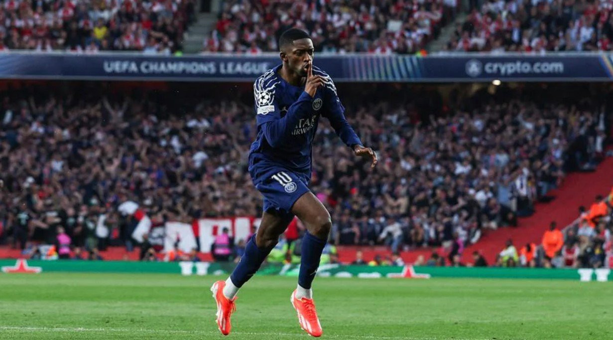 Κορυφαίος ποδοσφαιριστής της χρονιάς ο Ουσμάν Ντεμπελέ!