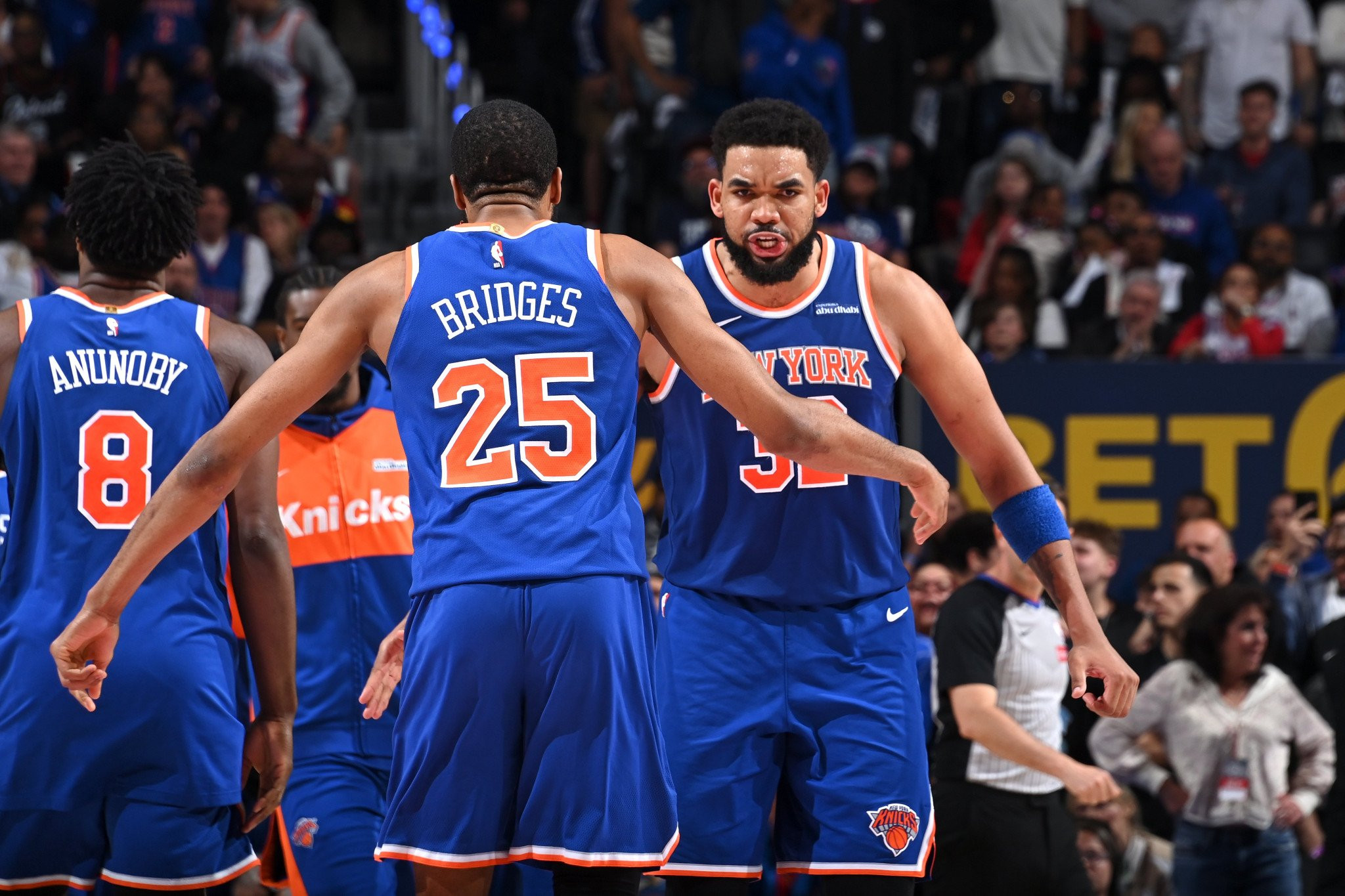 Οι Νικς μετά από ένα «θρίλερ» που κρίθηκε στις λεπτομέρειες νίκησαν τους Πίστονς και έκαναν το 3-1