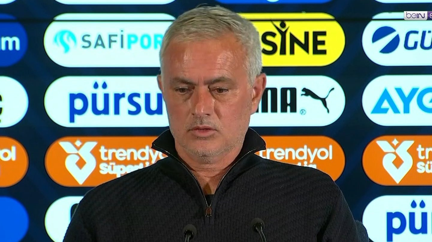 Μουρίνιο: «Κανονισμένο να πάρει το πρωτάθλημα η Γαλατασαράι»