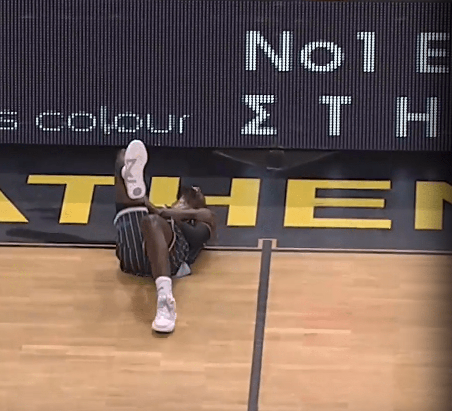 Η στιγμή του τραυματισμού του Χέντερσον (video)