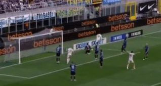 Η Ρόμα σόκαρε την Ίντερ και σκόρπισε... χαμόγελα στη Νάπολη