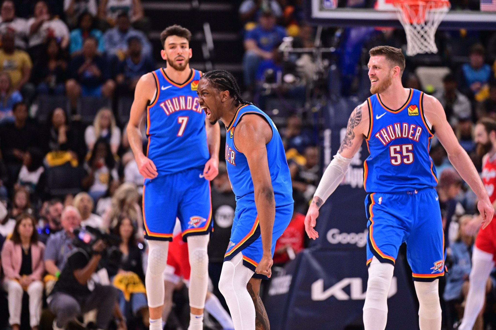 Ψέκασαν, σκούπισαν, τέλειωσαν: Οι Θάντερ απέκλεισαν τους Γκρίζλις