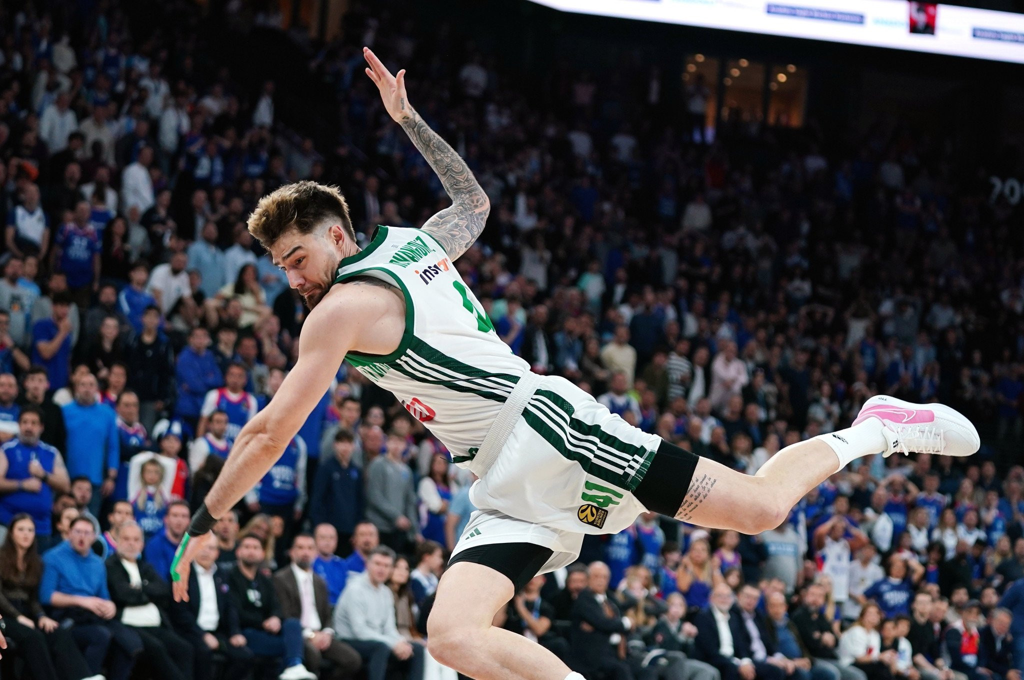 Με το πιεσόμετρο στο μπράτσο και την πρόκριση στο χέρι