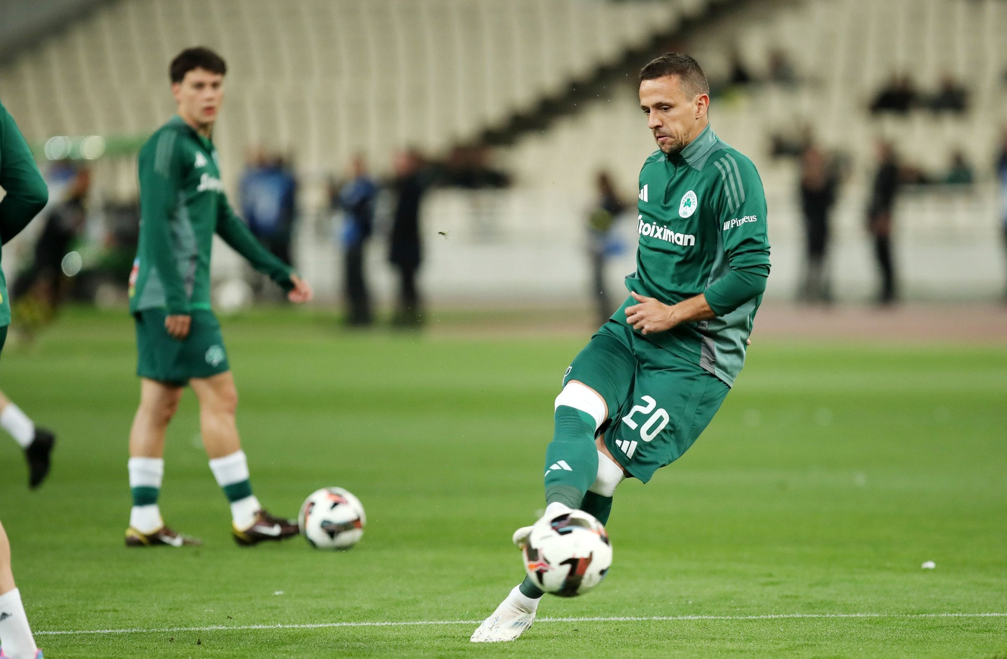 Νέο πρόβλημα στον Παναθηναϊκό με Μαξίμοβιτς, εκτός προπόνησης με γαστρεντερίτιδα