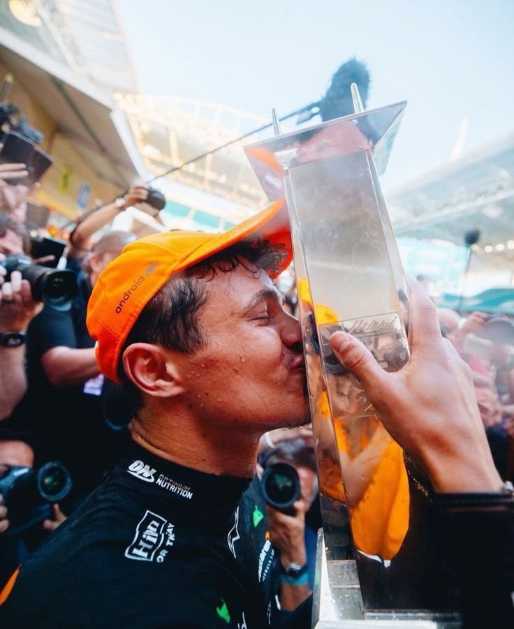 Θριάμβευσε στο Μαϊάμι ο Λάντο Νόρις: Το «ένα-δύο» για τη McLaren στο sprint race