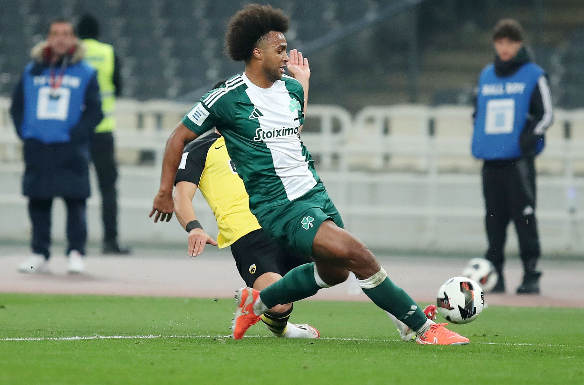 Έρικ Πάλμερ-Μπράουν: «Η μοίρα μας είναι στα χέρια μας, να το αποδείξουμε στο γήπεδο»